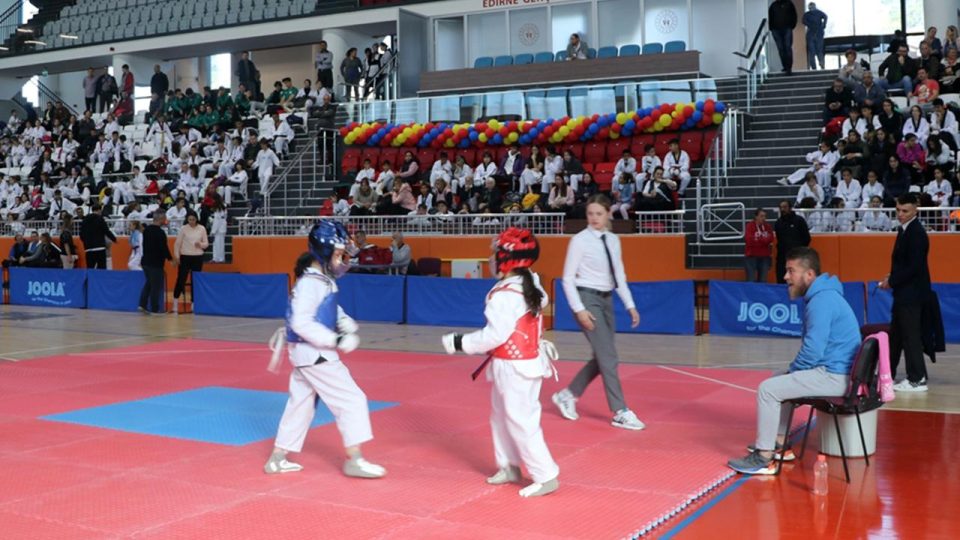 “Cumhuriyet Kupası Tekvando Turnuvası” Edirne’de başladı