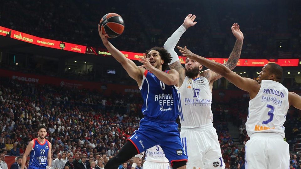 Anadolu Efes, THY Avrupa Ligi’nde yarın Real Madrid’e konuk olacak