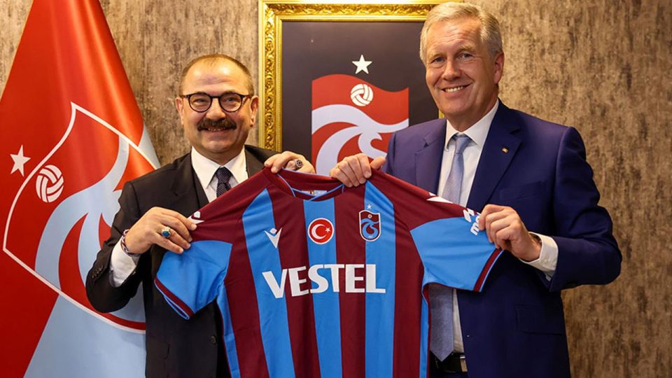 Eski Almanya Cumhurbaşkanı Christian Wulff’tan Trabzonspor’a ziyaret