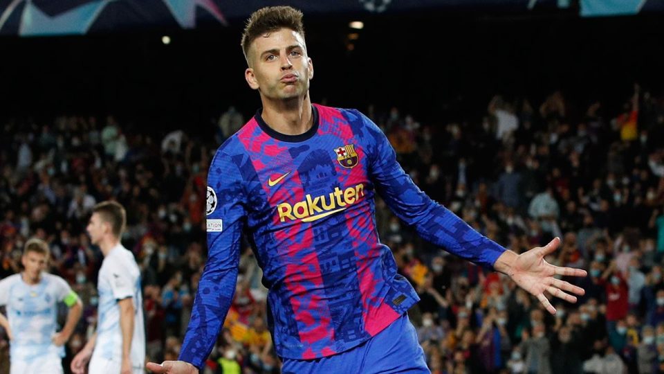 Gerard Pique futbolu bırakıyor