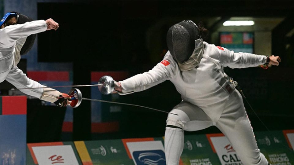 Milli eskrimciler hafta sonu 5 ülkede piste çıkacak