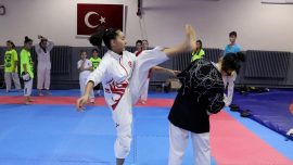 Milli sporcu Irmak Karaca tekvandoda Türkiye’ye madalyalar kazandırma peşinde