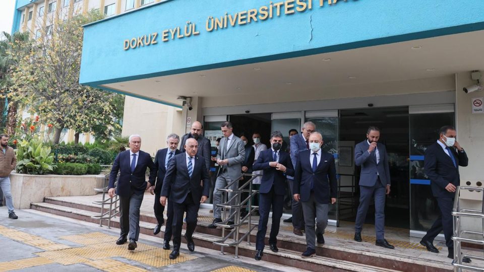 TFF Başkanı Mehmet Büyükekşi yaralanan taraftarı ziyaret etti