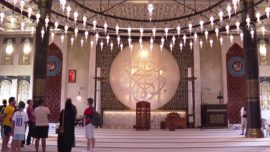 Doha’da statlar kadar camiler de futbolseverlerin ilgi odağı