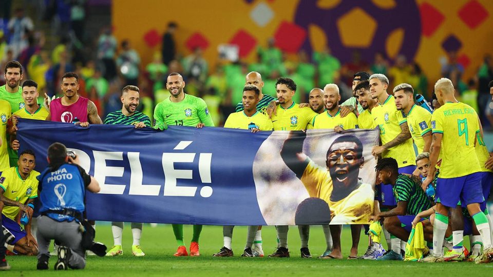 Efsane futbolcu Pele’ye futbol dünyasından destek