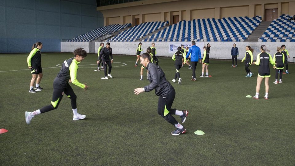 FOMGET Kadın Futbol Takımı devre arasına lider girmeyi hedefliyor