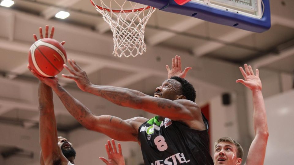 Parkedeki olaylı maçı Manisa Büyükşehir Belediyespor kazandı