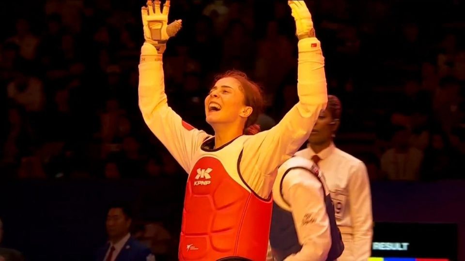 Milli Tekvandocu Kavurat dünya şampiyonu oldu